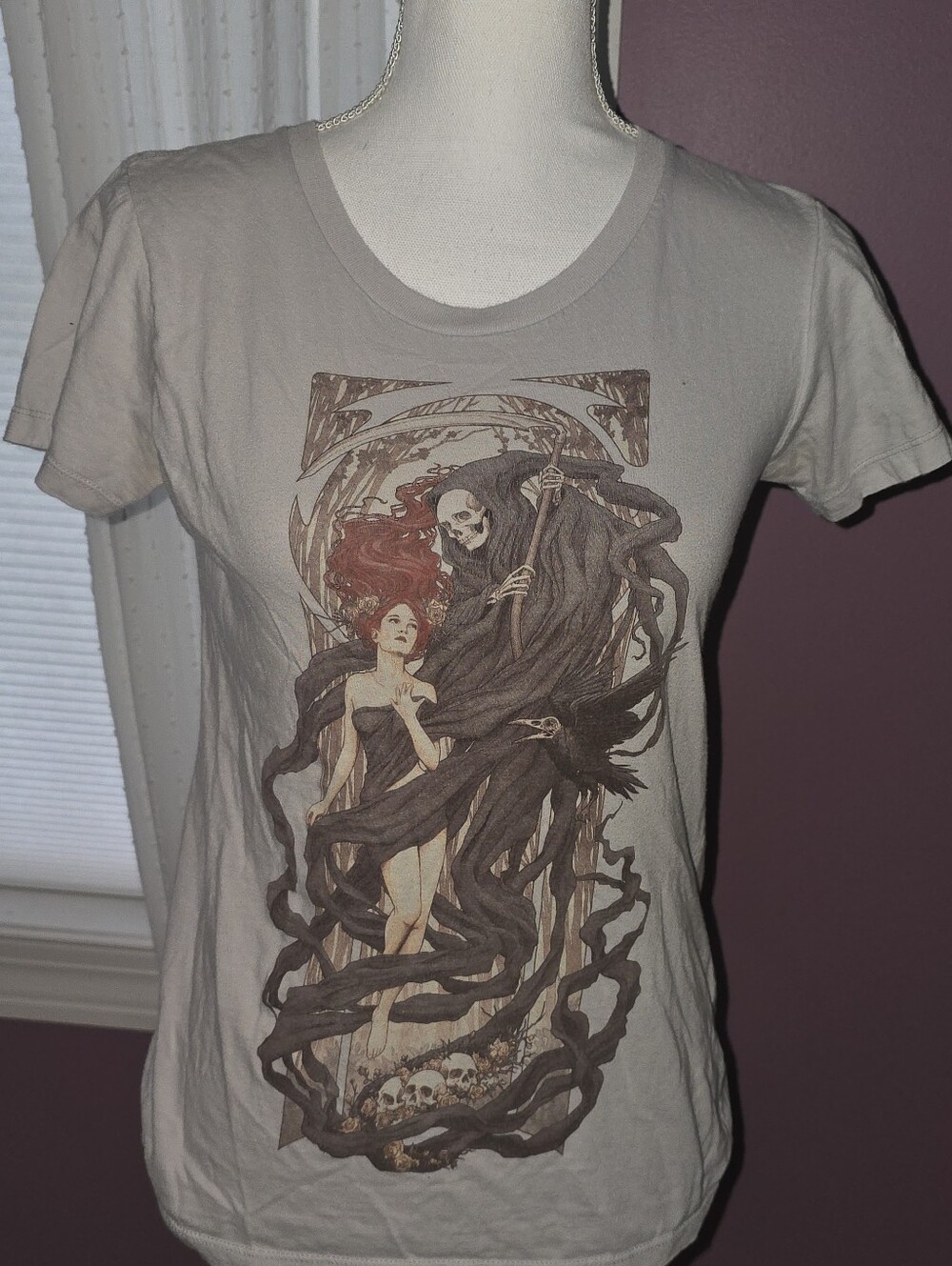Threadless Le Passage des Morts Nouveaux Tee Womens Medium